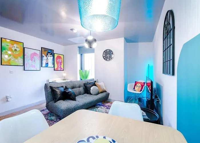 High Reviewed 1-Bed With Parking Central Location