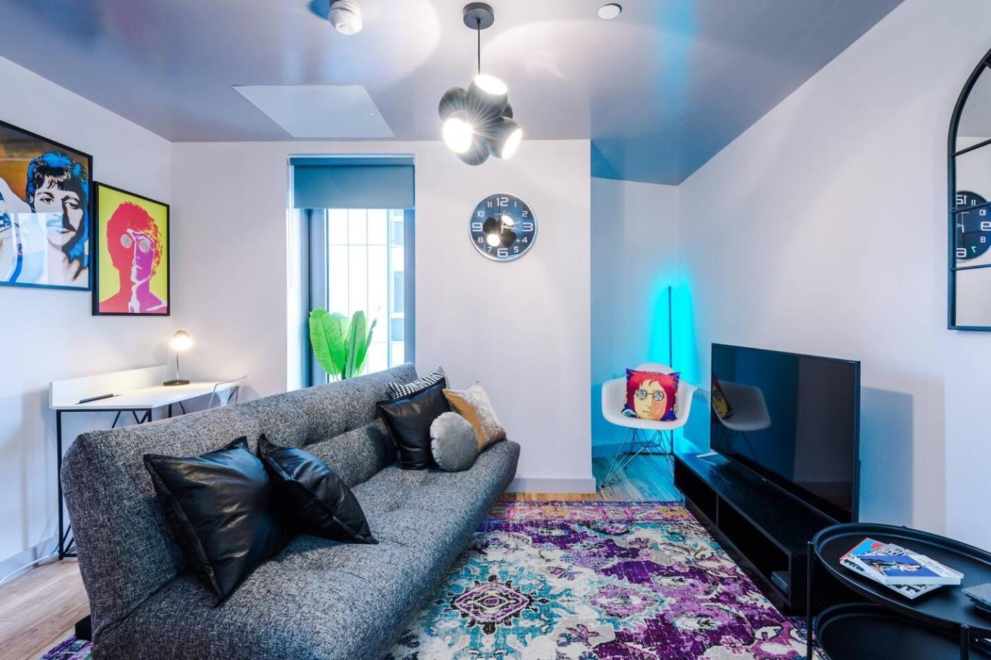 High Reviewed 1-bed With Parking Location